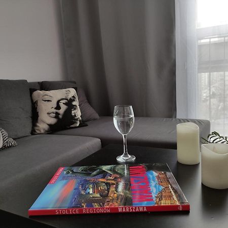 Apartament Rondo Onz Varšava Exteriér fotografie